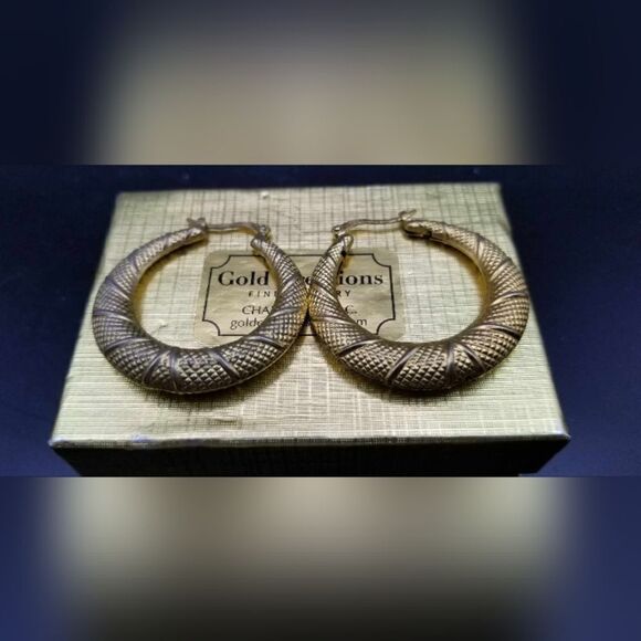 Jewelry - Snakeskin gold tone mesh hoop earrings E0163